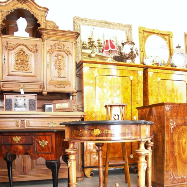 Restaurierte antike Möbel kaufen Goethes Galerie Onlineshop Antiquitäten antik Geschäft Händler