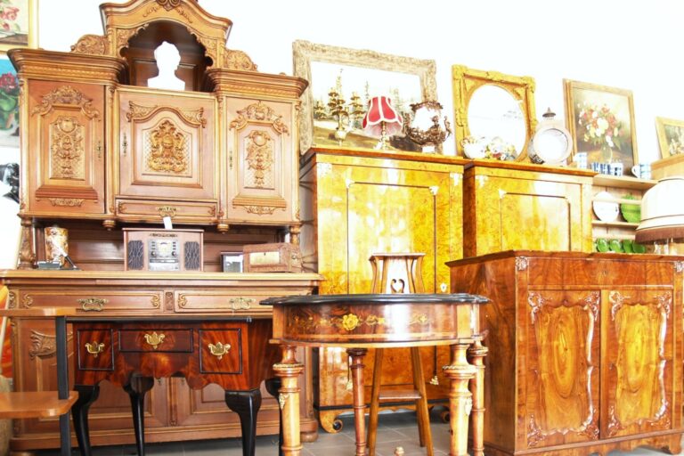 Restaurierte antike Möbel kaufen Goethes Galerie Onlineshop Antiquitäten antik Geschäft Händler