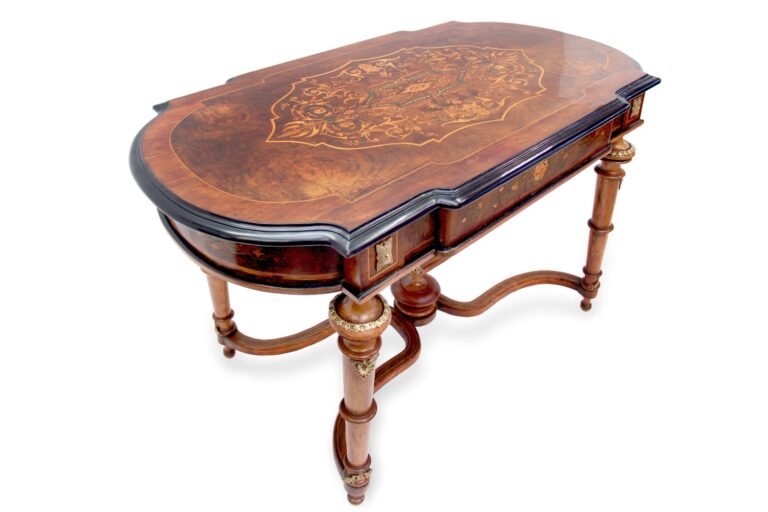 Restaurierte antike Möbel kaufen Goethes Galerie Onlineshop Tisch Intarsien античная мебель стол