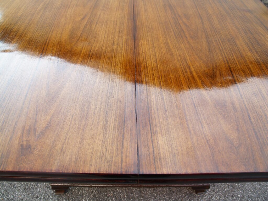 Restaurierte antike Möbel kaufen Goethes Galerie Onlineshop Tisch Intarsien античная мебель стол