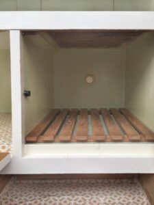 Küchenschrank creme Vintage Kredenz weiß Vollholz Küche Möbel kaufen Lieferung Shop antik Artdeco 40er-Jahre Omas Massivholz Möbel