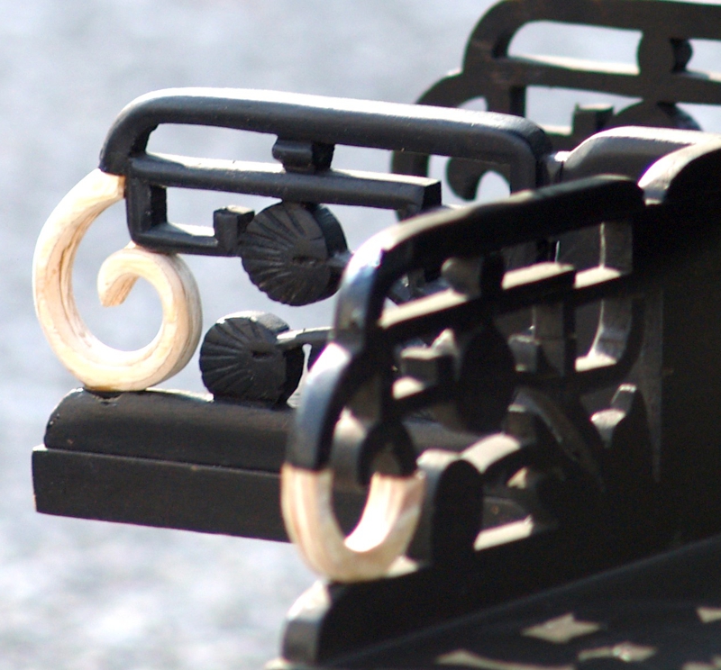 antiker Tisch restauriert Antiquitäten restaurieren fehlende Teile ergänzen Preis Restaurierung