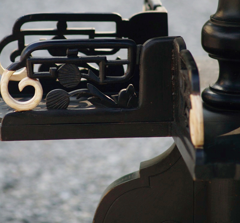 antiker Tisch restauriert Antiquitäten restaurieren fehlende Teile ergänzen Preis Restaurierung